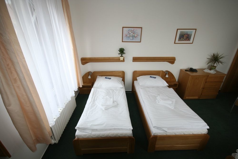 Hotel Otar ปราก ภายนอก รูปภาพ